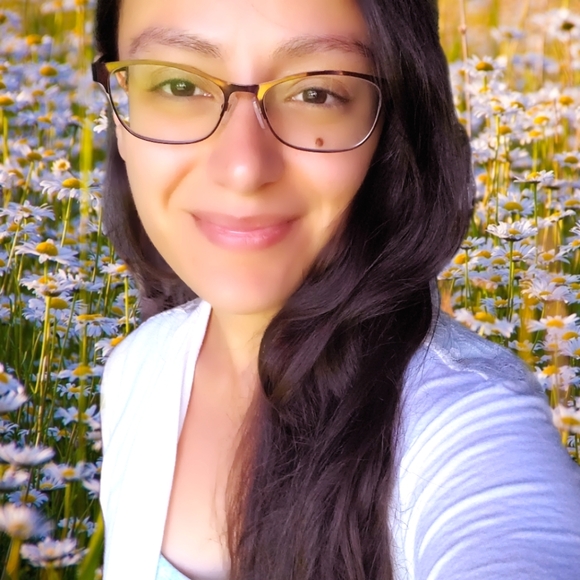 Meet your Posher, Janeliz - Picture 2 of 2